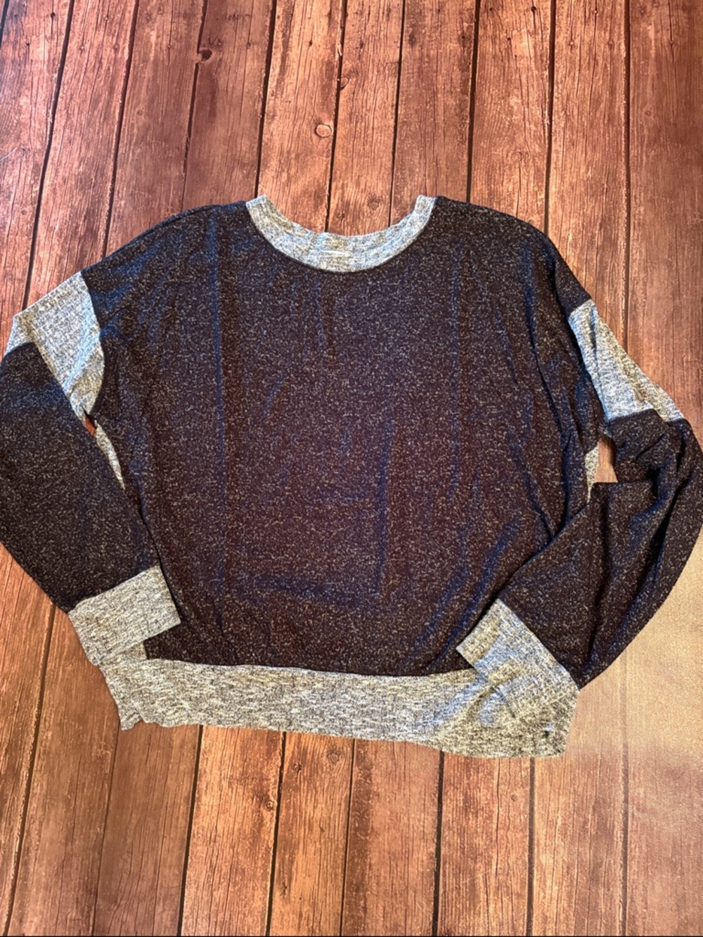 Peyton Jensen Two-Tone Crewneck Top - Black with Heather Gray Trim Sz L